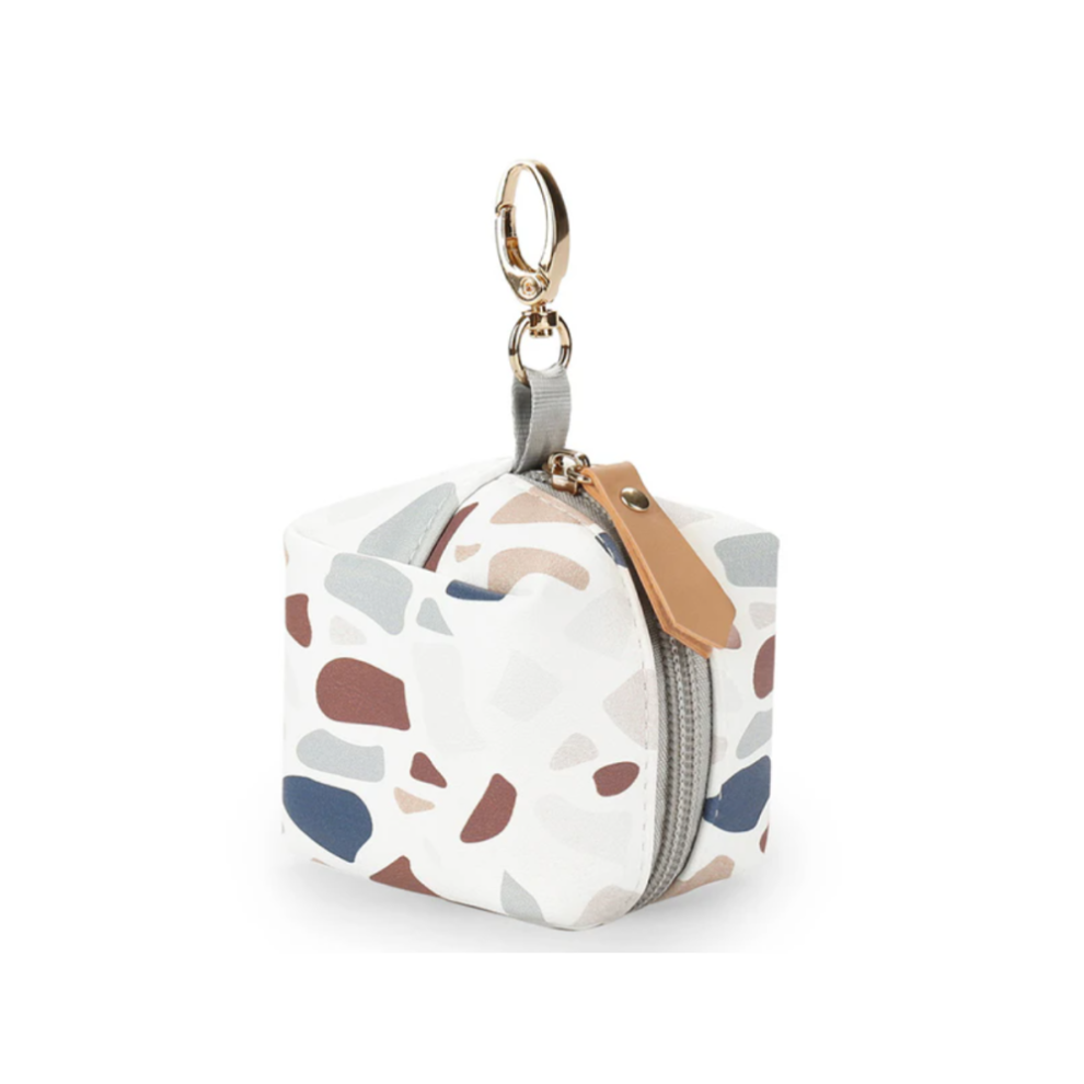 Non-Toxic Material Waterproof Pu Storage Clean Pacifier Keeper, Durable Soother Holder Multi-Purpose Storage (Holds 2 Pacifiers, Features Nice Pattern
