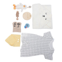 Neugeborenengeschenk-Set mit Rasselspielzeug, Lätzchen, Socken und kuscheliger Decke, Weiß