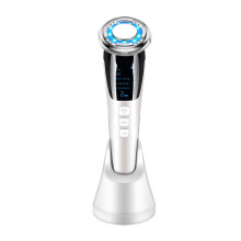 Innovative Cold Compression Facial Wand, Your Companion for Soothing & Tightening, Complete with Light Therapy