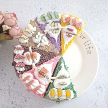 Simulierte Mini-Kuchen 6 Stück PU-Material Dreieckige Scheiben Bäckerei & Küchen Deko