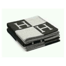 Faux Wool And Cashmere Throw, Noir Et Blanc Cozy Comfy Blanket With Easy Care And Imported Quality Materials