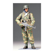 Tamiya 36304 WWII German Infantryman 1/16 Scale Figure Brand New
