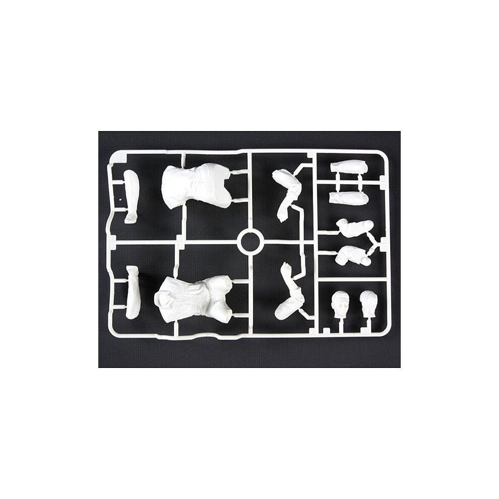 Tamiya 300056536 - 1:14 Tamiya Truck Driver Figure Kit - New - Image 9