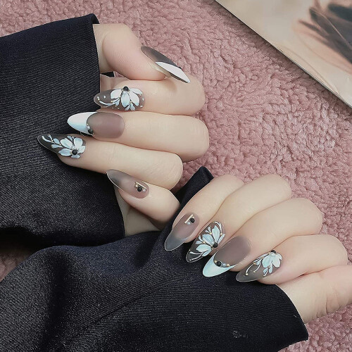 Δημιουργικές λύσεις για nail art, πολύχρωμα εργαλεία για εφαρμογή τρισδιάστατου 2