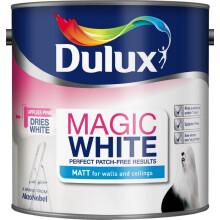 Dulux Magic White Matt Wall & Ceiling Emulsion Paint 2.5l White