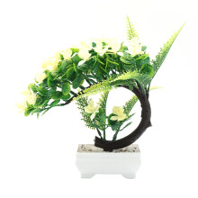 Symbol der Harmonie: Künstliche Bonsai-Bäume nach Feng Shui-Art, perfekt für die Dekoration im Innen- und Außenbereich.