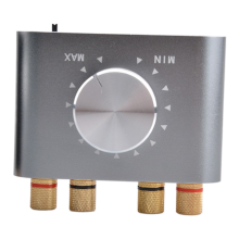 Grijze aluminium mini digitale eindversterker, AB Switcher 50W 2 HiFi-ontvanger met multifunctionele draaiknop, ondersteunt AUX-ingang voor