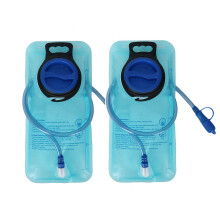 Poetry In Motion: Outdoor Hydration Bladder, jouw veelzijdige waterreservoir met militair geïnspireerde opbergruimte voor elke stap van je reis (2