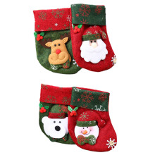 Meias de Natal, personalizadas com acabamento impecável e punho de pelúcia macia para decoração natalina e para criar um clima festivo em casa,