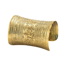 Fashionable Metal Bracelet With Elegant Engraved-Old gold