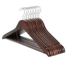 Cintre en bois robuste avec barre antidérapante, âme en bois massif et épaules larges pour un soutien maximal, crochet pivotant à 360 avec