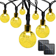 A tecnologia de células solares garante a conversão de energia nessas luzes decorativas de jardim, com bolas de cristal e 8 modos de iluminação