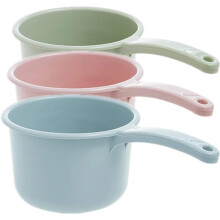 Polonic de apă din plastic ecologic, mâner ergonomic care asigură o prindere confortabilă, material sănătos pentru utilizare sigură, plastic