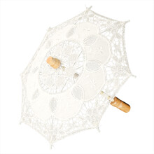 Vintage kanten parasol voor bruiloften en feesten. Elegant handgemaakt van katoen en hout, roestvrij en duurzaam ontwerp met een glad oppervlak.