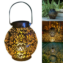 Umweltfreundliche Solargartenlampe mit elegantem Rosenausschnitt erhellt automatisch Ihren Außenbereich in der Dämmerung