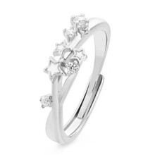 Einzigartige Ringe, stilvoller Fingerschmuck mit-Frauenmodell