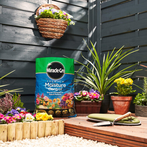 Miracle-Gro Miracle-Gro Premium Moisture Control Compost, 40 Litre 2