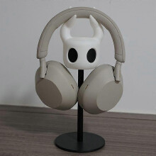 (WHITE) Hollow Knight Headset Gaming Earphones Stand Desktop Storage Rack Universal Mount Support Display Stand Decoration Phone Holder