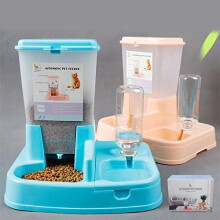 Pet Companion: distributore automatico di cibo e acqua a gravità, ideale per animali di piccola e media taglia.