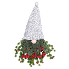 Feestelijke Krans Kabouter Draagt Kerstversiering met  Bessen Decor voor Raam Restaurant Thuis Kerstkrans