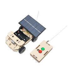 Holz-RC-Auto-Kit mit Motor: Solarbetrieben und ferngesteuert