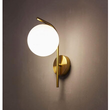 Applique murale design de luxe pour salle de bain ou chambre, globe en verre transparent avec corps en métal, idéale pour couloir ou bureau,