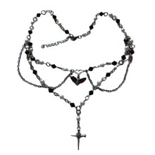 Elegante mehrschichtige Halskette mit Motten-Akzent, Accessoire