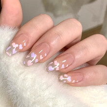Faux ongles à coller pour la Saint-Valentin avec motifs de cœurs blancs, ongles acryliques brillants à couverture complète, ongles courts carrés