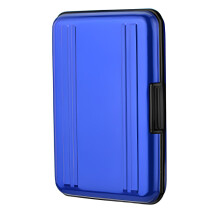 A carteira metálica SafeGuard Sentry, com bloqueio RFID, possui revestimento em alumínio que oferece segurança impenetrável e design elegante.