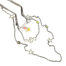 Collier étoile multicouche avec notes de musique, glands de