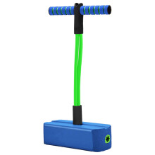 Brinquedo de espuma saltitante para brincar dentro e fora de casa. Sons que apitam aumentam a diversão, desenvolve habilidades motoras com um design