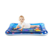 Centro de atividades inovador para bebês, tapete inflável Tummy Baby Toys com estampa vibrante do mundo marinho e brinquedos flutuantes fofos,