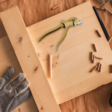 Set di seghe professionali per la lavorazione del legno, composto da utensili manuali in lega di zinco e lega di rame con impugnatura di precisione