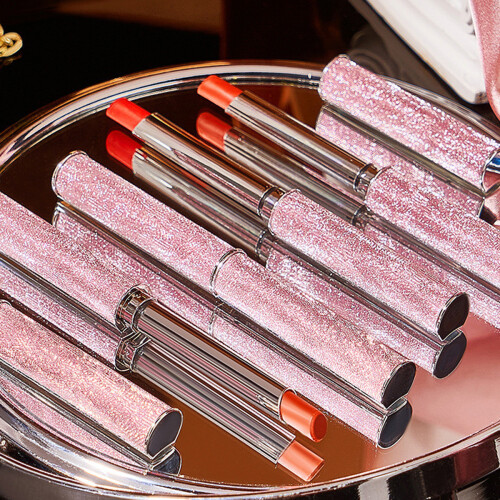 Radiant Lip Journey, Ζελέ Κραγιόν σε Σχήμα Καρδιάς, Υπερλεπτό Gel Liner για Υψηλή Λάμψη και 1