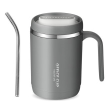 Tazza termica in acciaio inox con manico ergonomico, mantiene le bevande calde o fredde grazie alla doppia parete sottovuoto e al coperchio a prova
