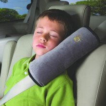 Dormir en el coche es más cómodo gracias a su cojín ajustable con cierre de velcro, lavable a máquina y de tejido suave y cómodo, apto para