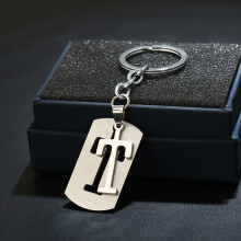 Porte-clés pendentif en métal avec élégant motif alphabet, porte-clés alphabet en acier inoxydable au style chic et épuré, initiales simples