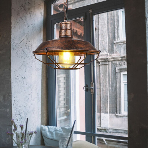 Chic rustbronze vedhæng, der omfavner moderne design og tidløs appel 1