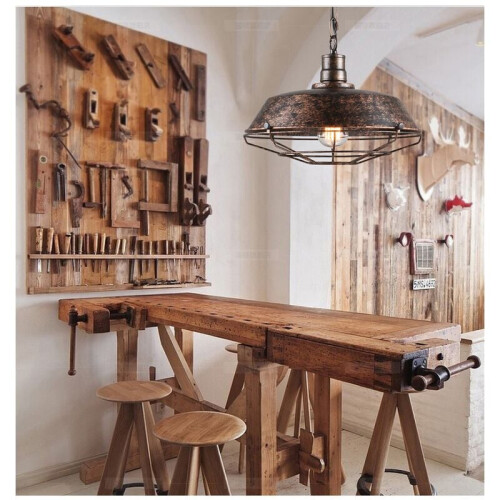 Chic rustbronze vedhæng, der omfavner moderne design og tidløs appel 2