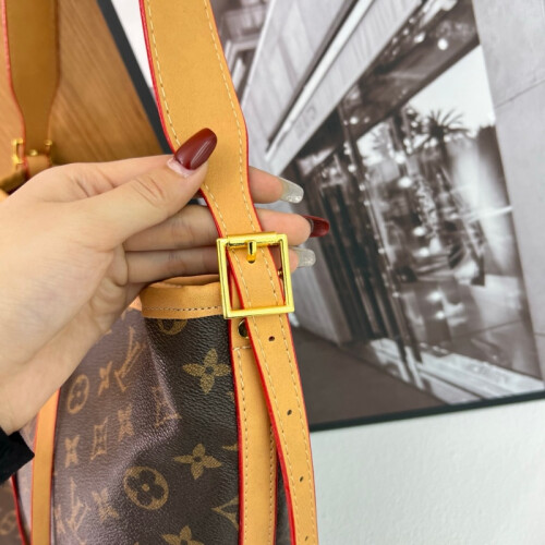 Classic Crossbody Shoulder Bag 1