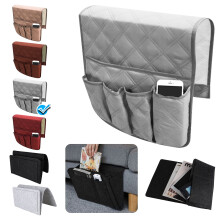 Fernbedienungshalter, maschinenwaschbar, rutschfest, mit multifunktionalen Taschen, platzsparend für Sofa-Armlehnen.
