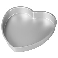 Herzförmige Kuchenform, gleichmäßige Wärmeverteilung, antihaftbeschichtet, auslaufsicher, Aluminiummaterial sorgt für Langlebigkeit und