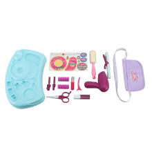 Coffret de jeu de coiffure pour enfants, idéal pour développer l'autonomie et la confiance en soi.
