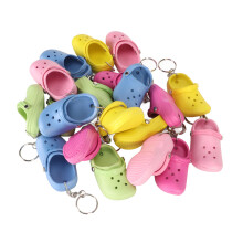 20 Stück Schuh-Schlüsselanhänger, 5 Farben,