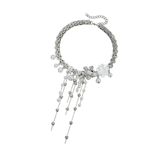 Collier polyvalent inspiré des fleurs avec des perles brillantes