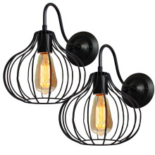 E26-fitting, roestvrije en kleurvaste wandlamp, industriële boerderijstijl, verstelbare montagehoek, hoogwaardige metalen constructie.