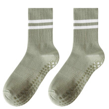 (One pair, Green) Home Pilates Socks with Grippers, Womens Non-Slip Yoga Ankle Socks for Dance Gym Barre Sticky Slipper Socks