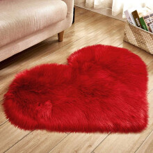 Fluffy Faux Fur Rug, Shag Mats for Bedroom Living Room, Ultra-Soft Heart-Shaped Floor Cover with Stain-Resistant Surface, Perfect for Romantic
