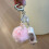 Ballet geïnspireerde sleutelhanger parels accent hart strik 5