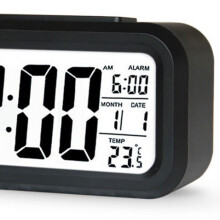 Wiederaufladbare digitale Weckuhr mit leuchtenden LEDs, schwarz, 13,6x7x4,6 cm